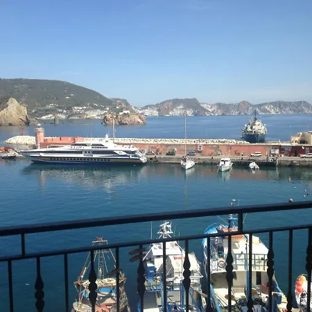 Agenzia Isotur Locanda Nonna Giulia 33 Vista Mare- Soppalcata * Ponza